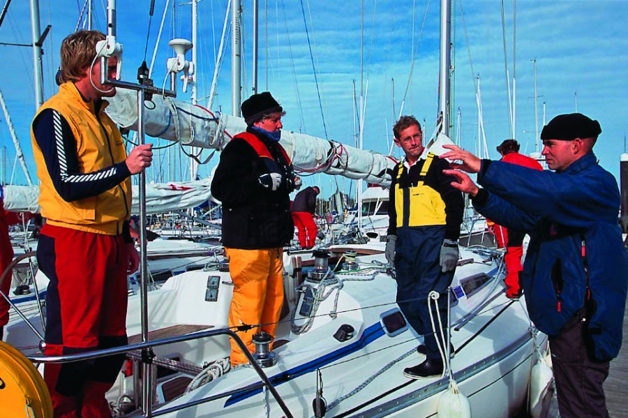 Coastal Skipper - Briefing the crew